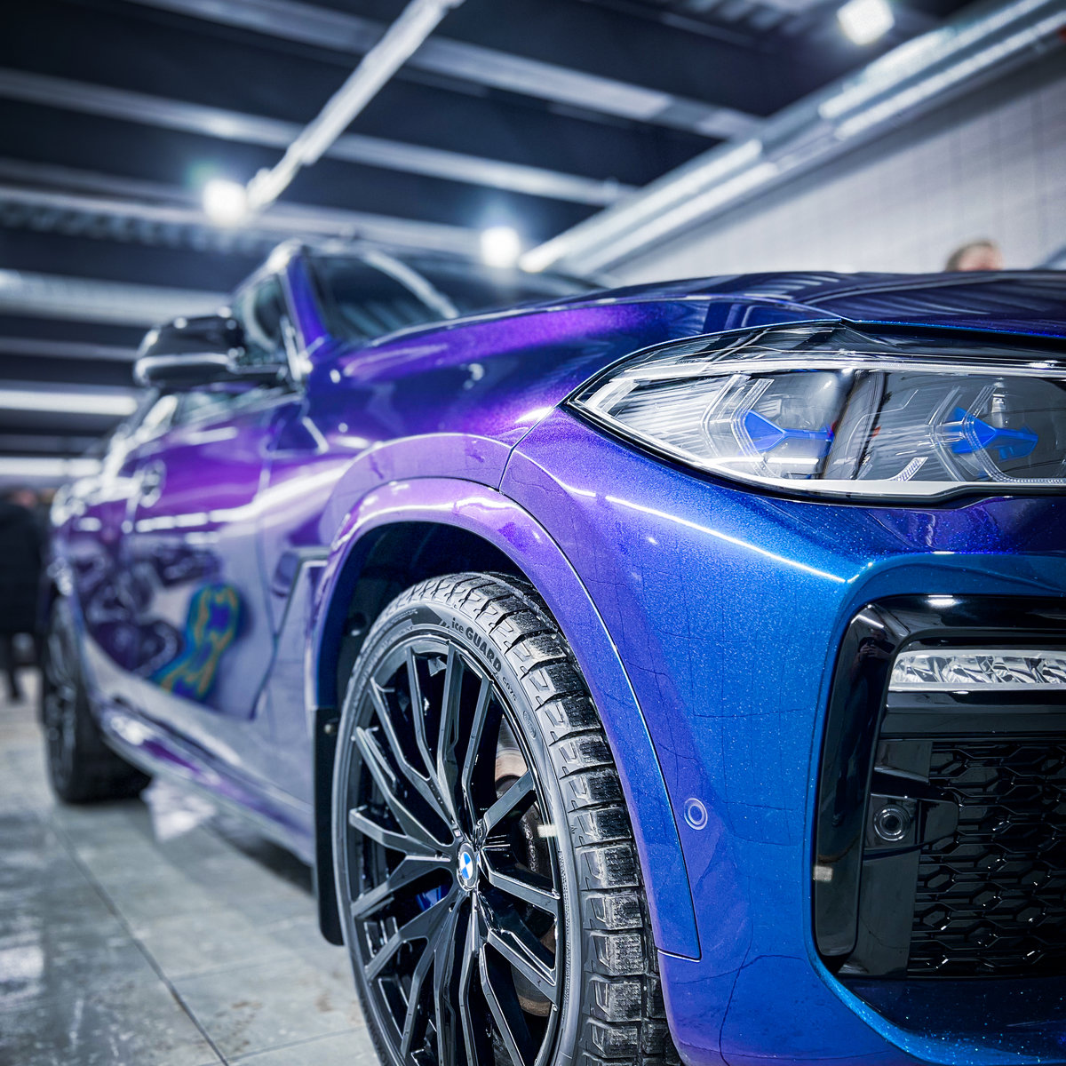 Миниатюра Антигравийная оклейка BMW X6 полиуретановой пленкой Stek с перламутровым эффектом 