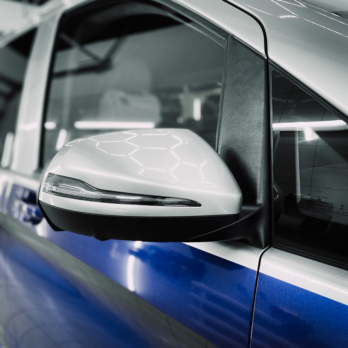 Миниатюра Оклейка в цветную виниловую пленку Mercedes V-class