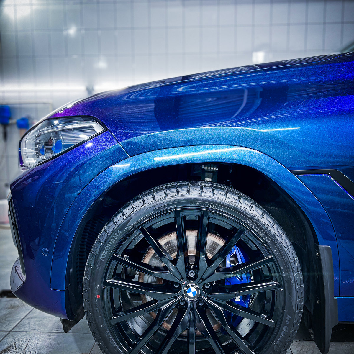 Миниатюра Антигравийная оклейка BMW X6 полиуретановой пленкой Stek с перламутровым эффектом 