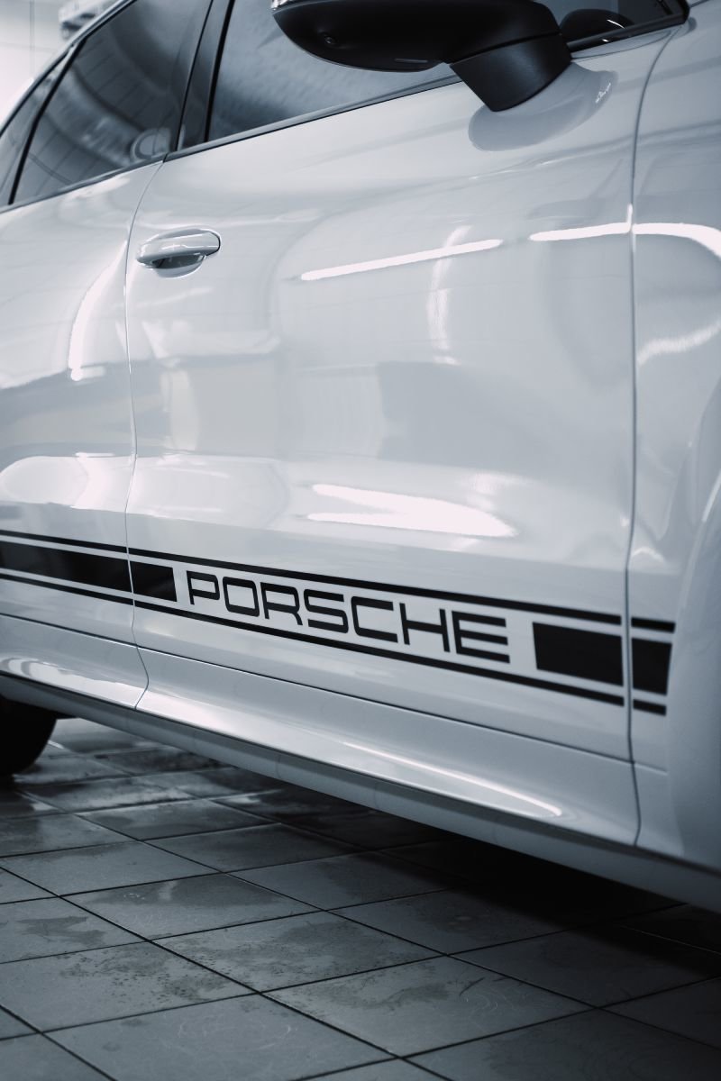 Миниатюра Оклейка в полиуретановую пленку Porsche Cayenne