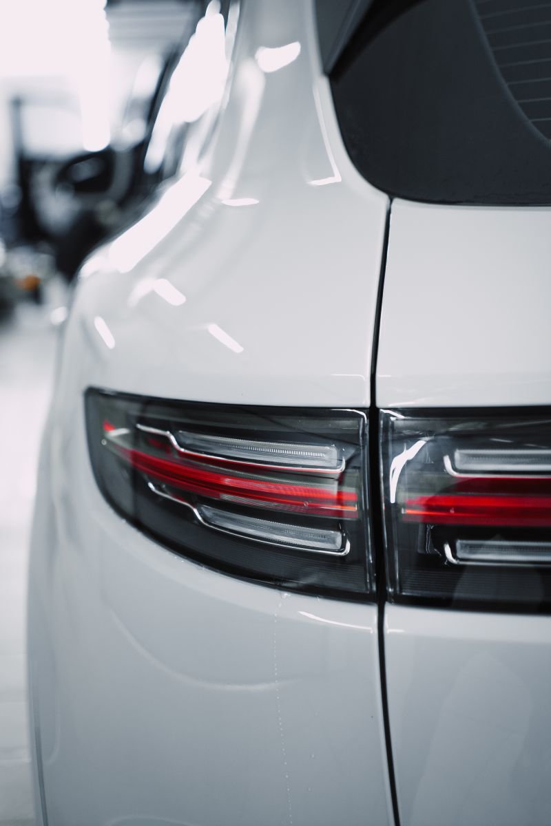 Миниатюра Оклейка в полиуретановую пленку Porsche Cayenne