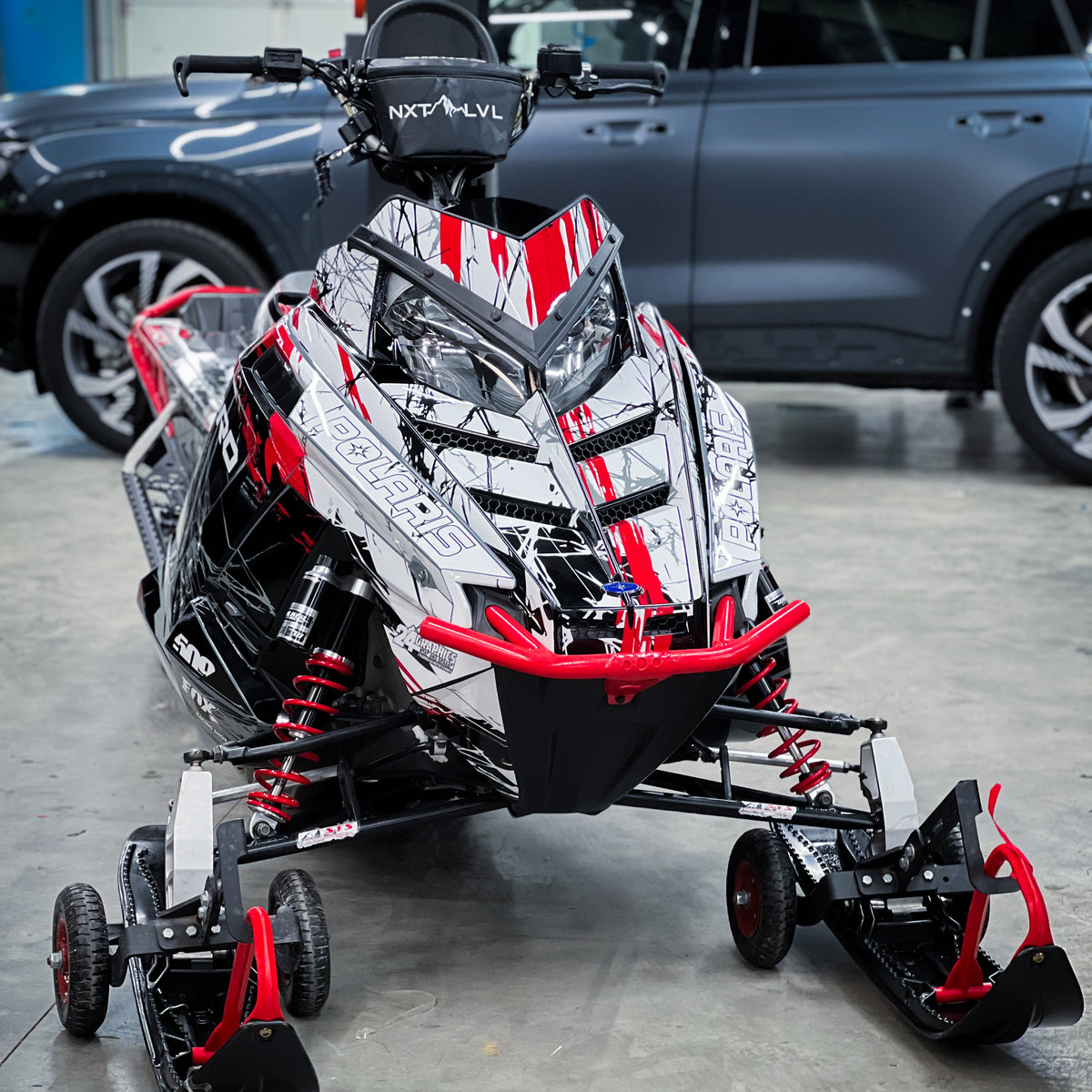 Миниатюра Антигравийная оклейка с дизайном снегохода Polaris