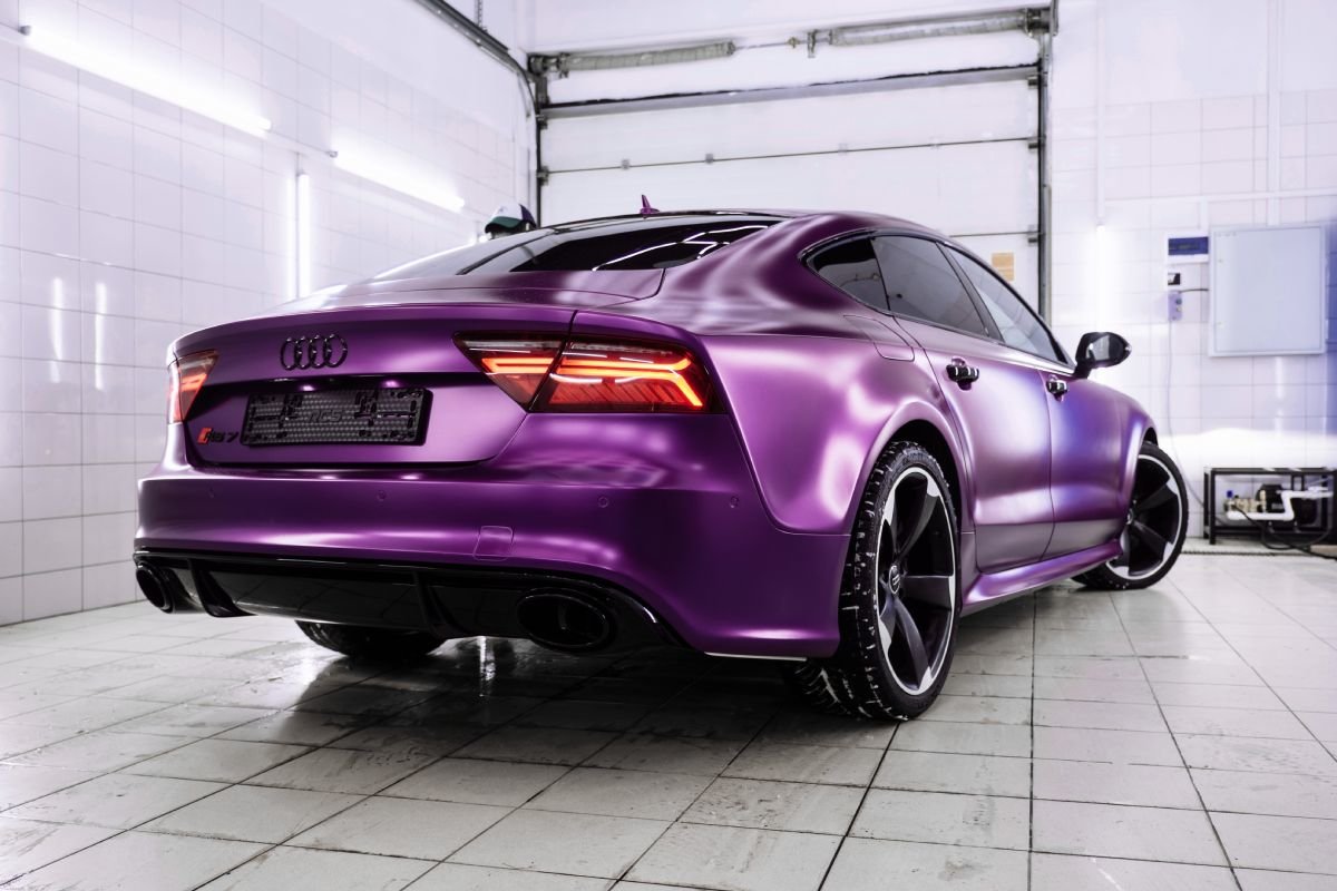 Миниатюра Оклейка в цветную виниловую пленку Audi RS7
