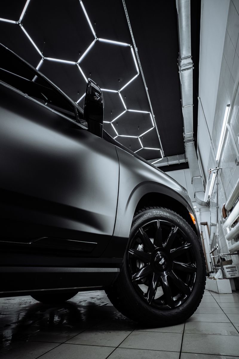 Миниатюра Оклейка в матовый полиуретан Cadillac Escalade