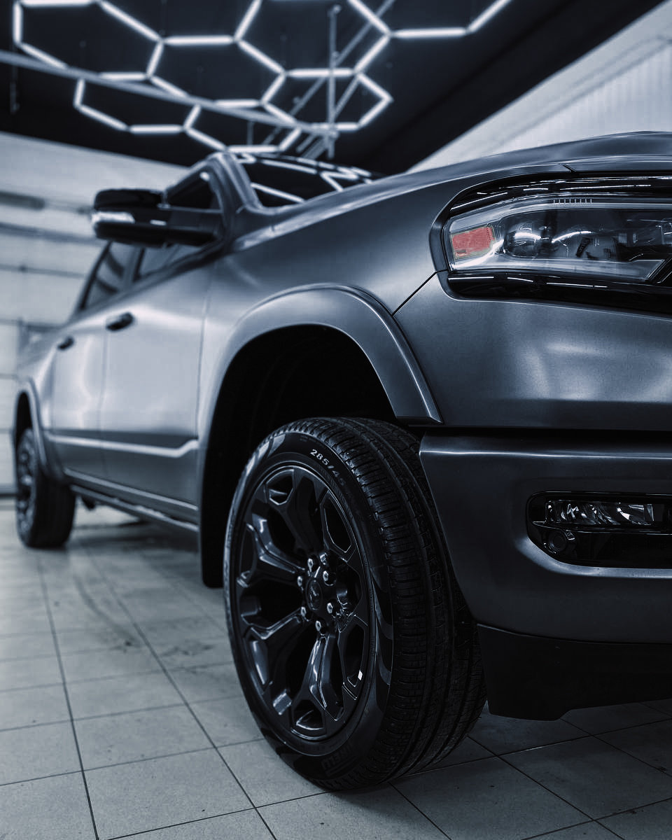 Миниатюра Антигравийная оклейка в матовый полиуретан Dodge Ram