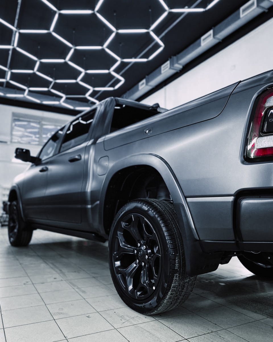 Миниатюра Антигравийная оклейка в матовый полиуретан Dodge Ram