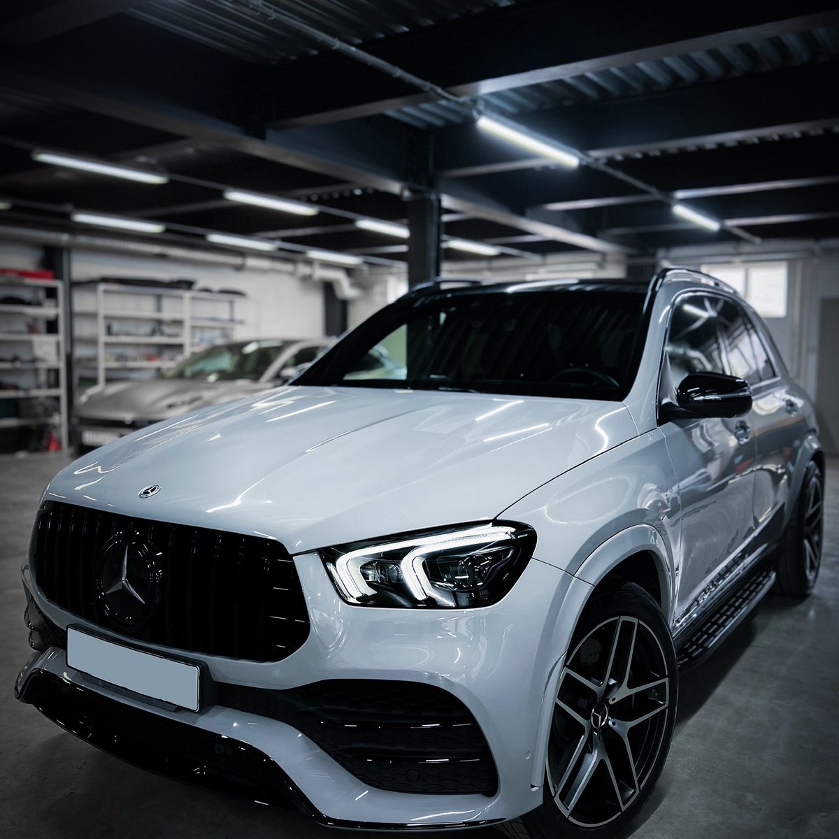 Миниатюра Антигравийная оклейка MB GLE цветной полиуретановой пленкой