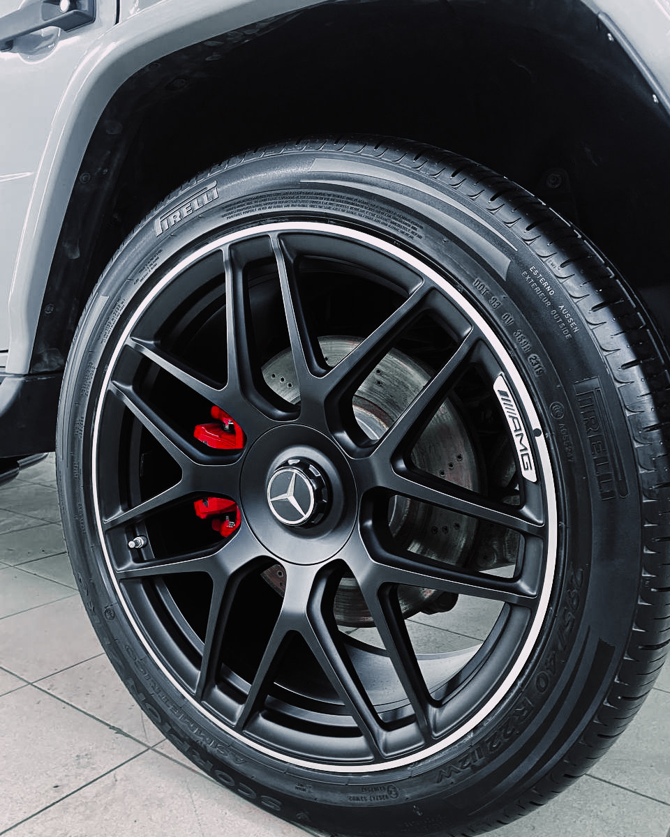 Миниатюра Оклейка в цветную виниловую пленку Mercedes-Benz G63