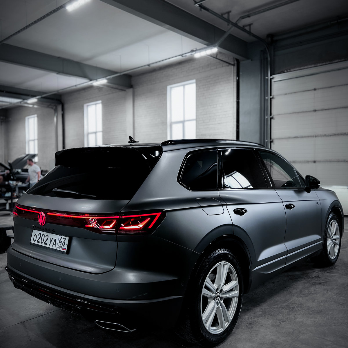 Миниатюра Антигравийная оклейка ​VW Touareg матовой полиуретановой пленкой