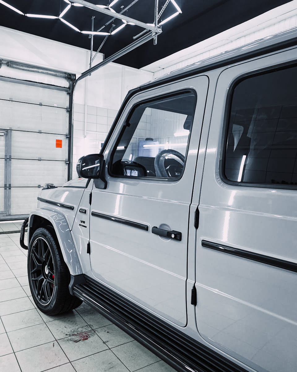 Миниатюра Оклейка в цветную виниловую пленку Mercedes-Benz G63