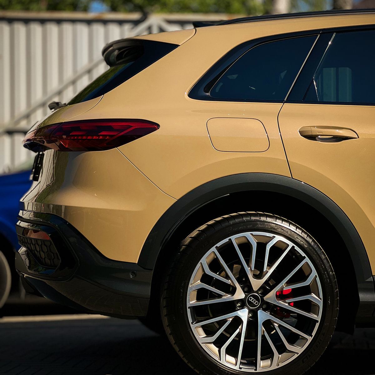 Миниатюра Антигравийная оклейка Audi Q5 полиуретановой пленкой