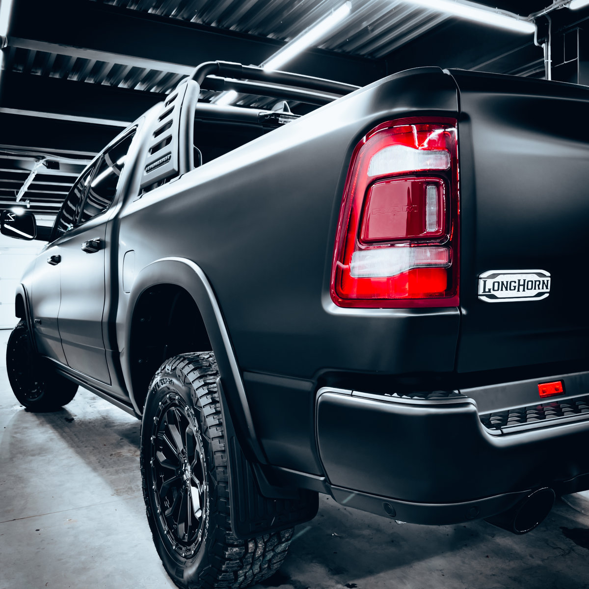 Миниатюра Антигравийная оклейка Dodge Ram в матовый полиуретан 
