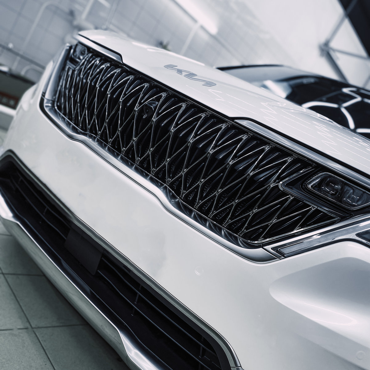 Миниатюра Оклейка в цветную пленку Kia Carnival