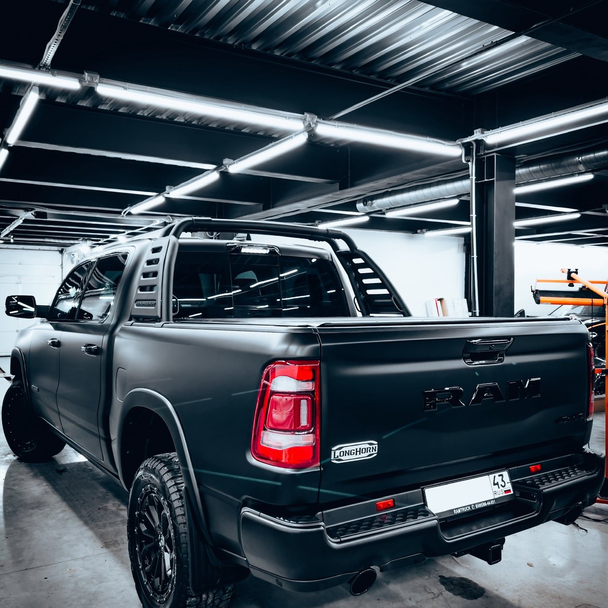 Миниатюра Антигравийная оклейка Dodge Ram в матовый полиуретан 