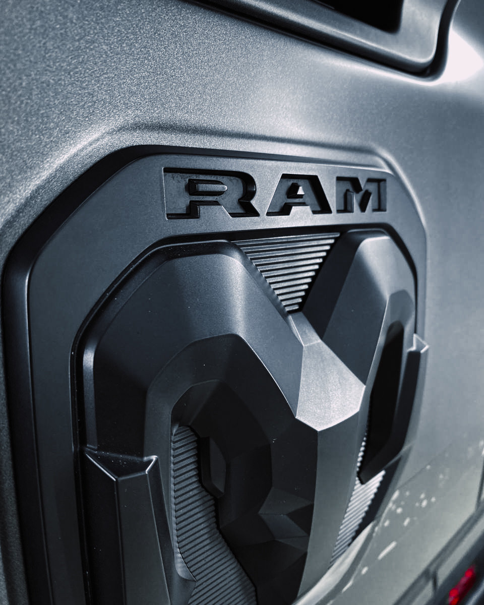 Миниатюра Антигравийная оклейка в матовый полиуретан Dodge Ram