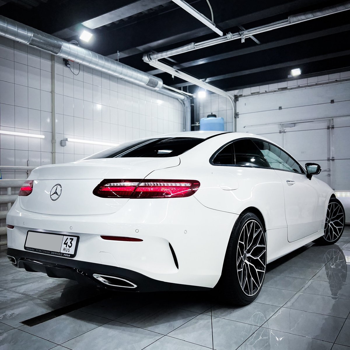 Миниатюра Антигравийная оклейка Mercedes E-class полиуретановой пленкой