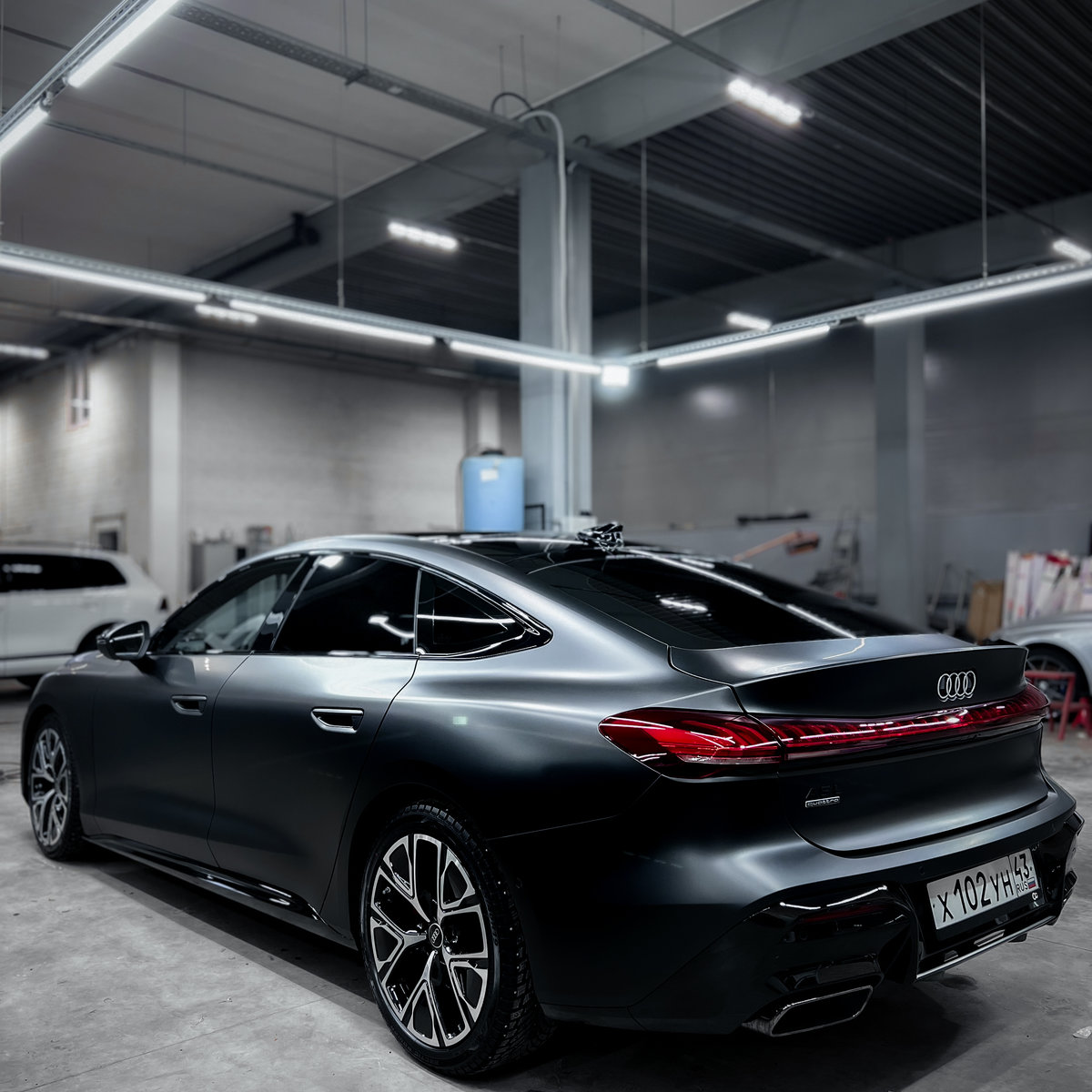 Миниатюра Антигравийная оклейка Audi A5 сатиновой полиуретановой пленкой