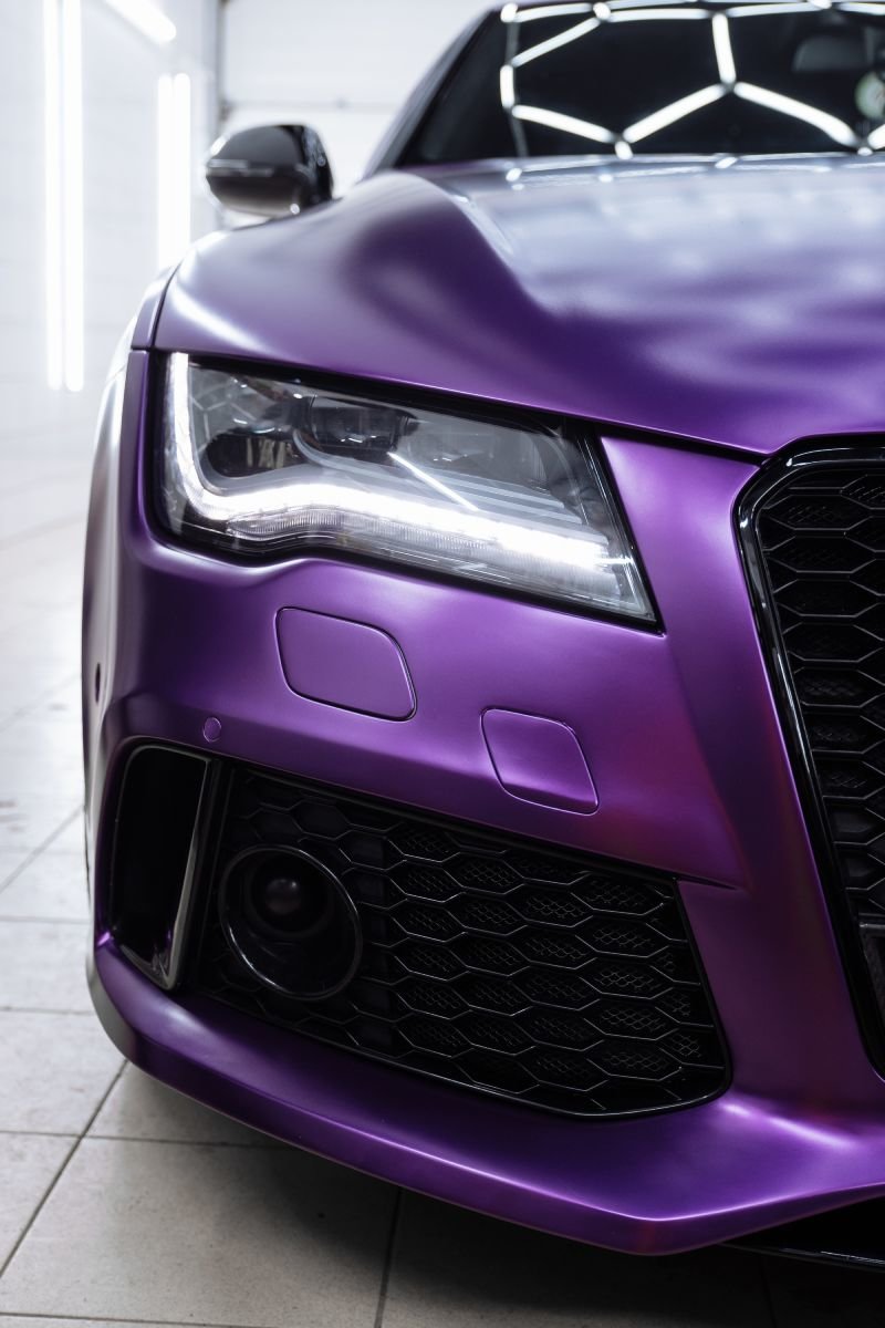 Миниатюра Оклейка в цветную виниловую пленку Audi RS7