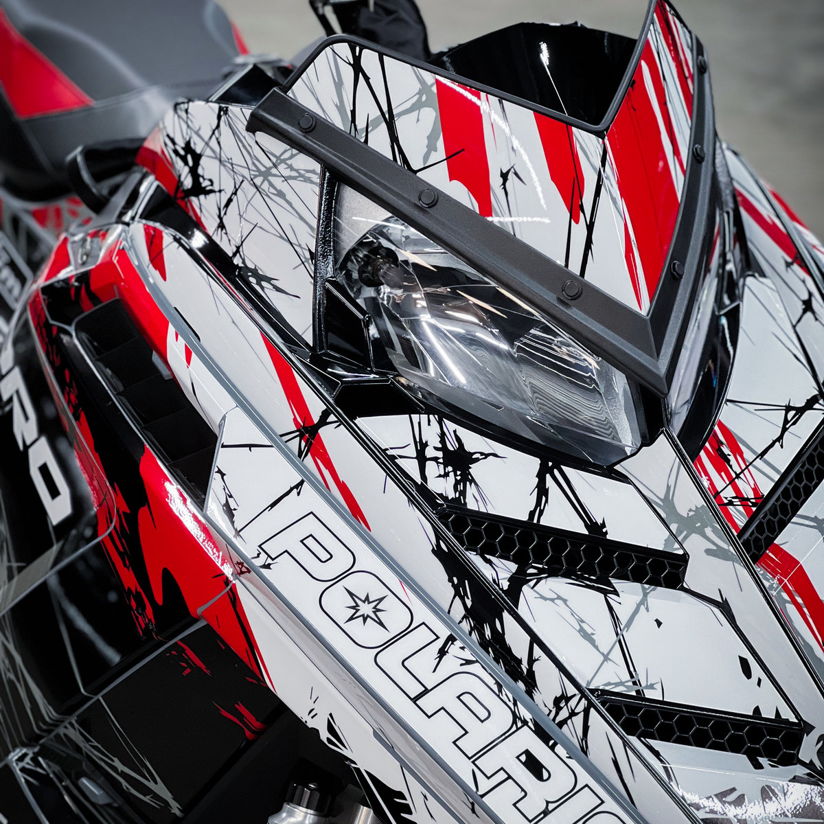 Миниатюра Антигравийная оклейка с дизайном снегохода Polaris