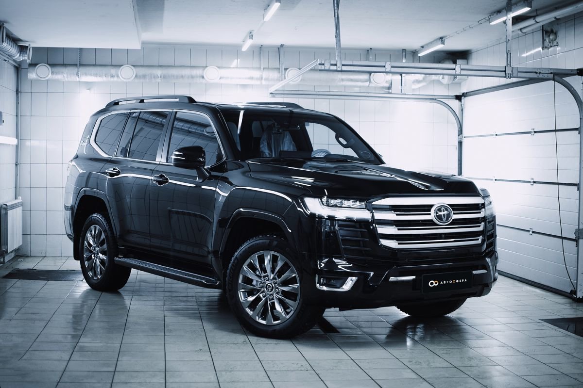 Миниатюра Полная оклейка кузова Toyota LC300