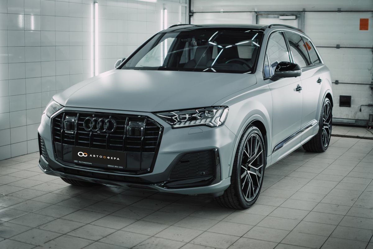 Миниатюра Оклейка в цветную виниловую пленку Audi Q7