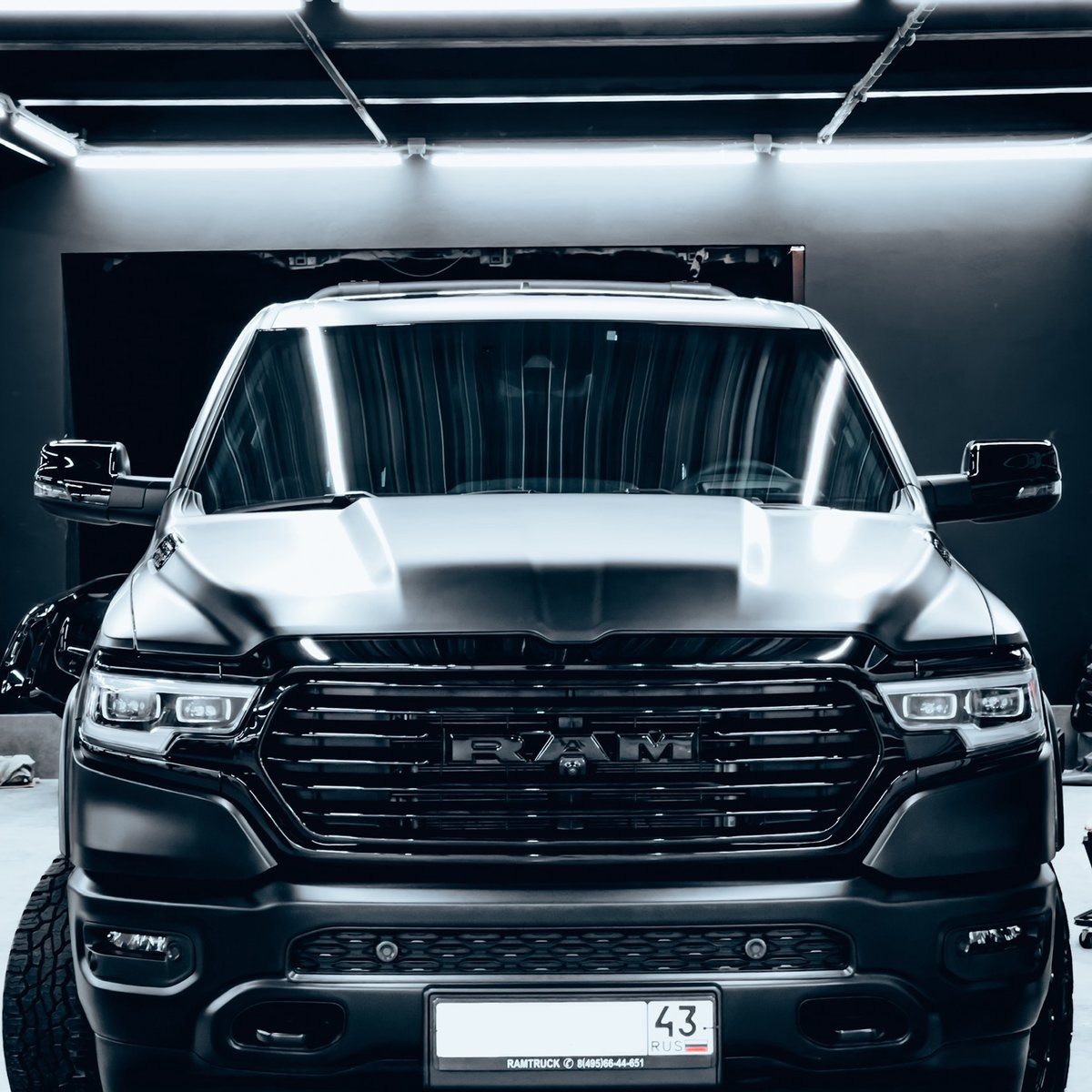 Миниатюра Антигравийная оклейка Dodge Ram в матовый полиуретан 