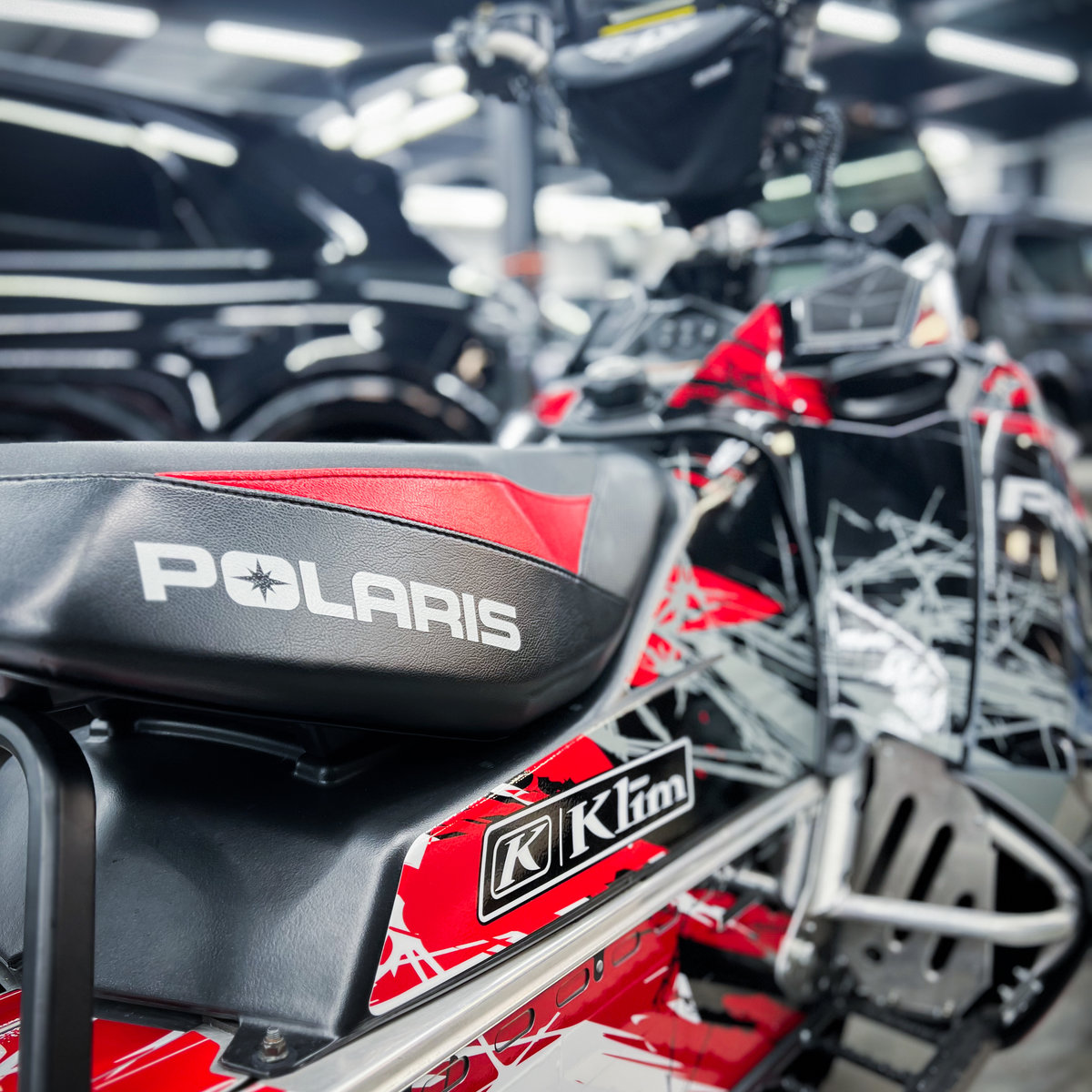 Миниатюра Антигравийная оклейка с дизайном снегохода Polaris