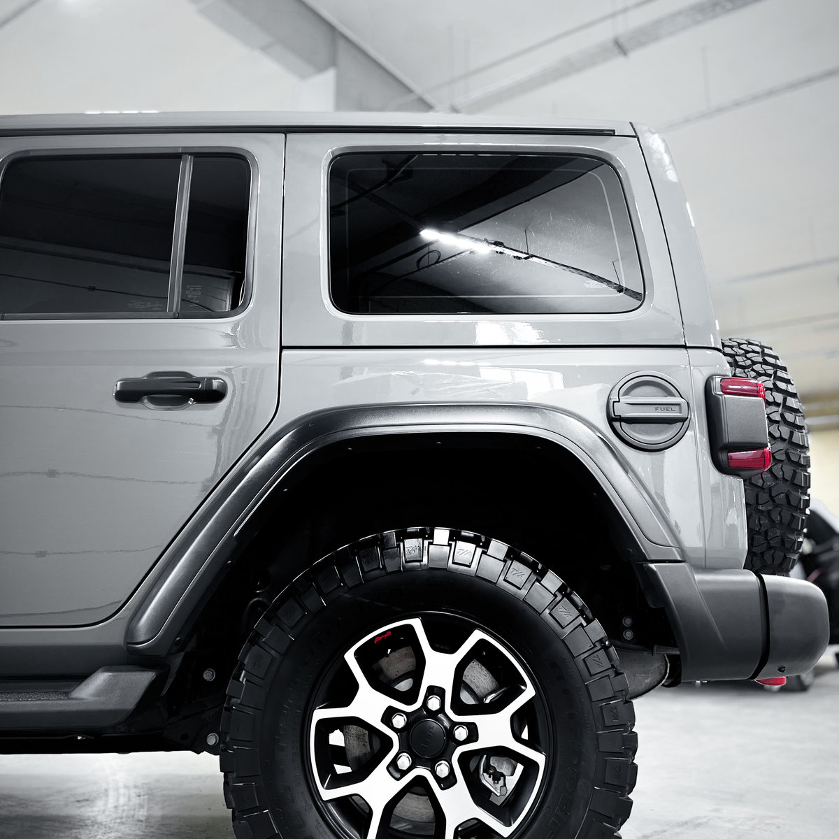 Миниатюра Антигравийная оклейка ​Jeep Rubicon полиуретановой пленкой 