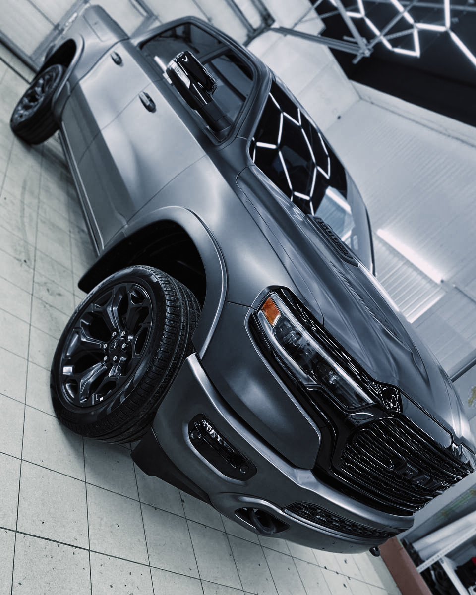 Миниатюра Антигравийная оклейка в матовый полиуретан Dodge Ram