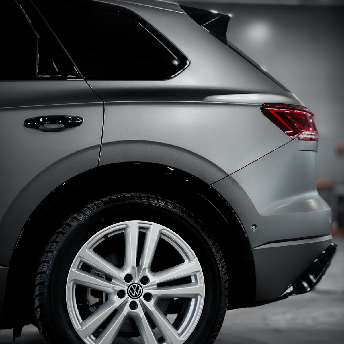 Миниатюра Антигравийная оклейка ​VW Touareg матовой полиуретановой пленкой