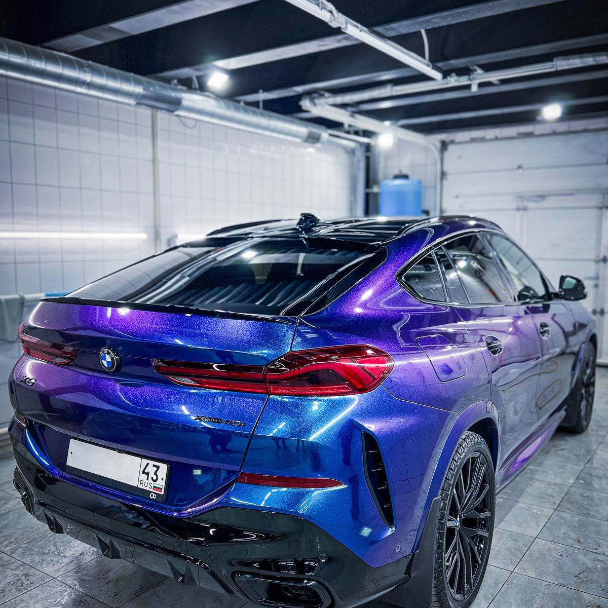 Миниатюра Антигравийная оклейка BMW X6 полиуретановой пленкой Stek с перламутровым эффектом 