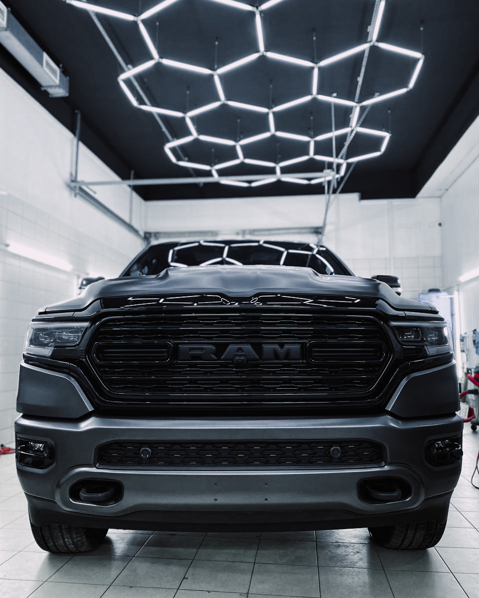 Миниатюра Антигравийная оклейка в матовый полиуретан Dodge Ram