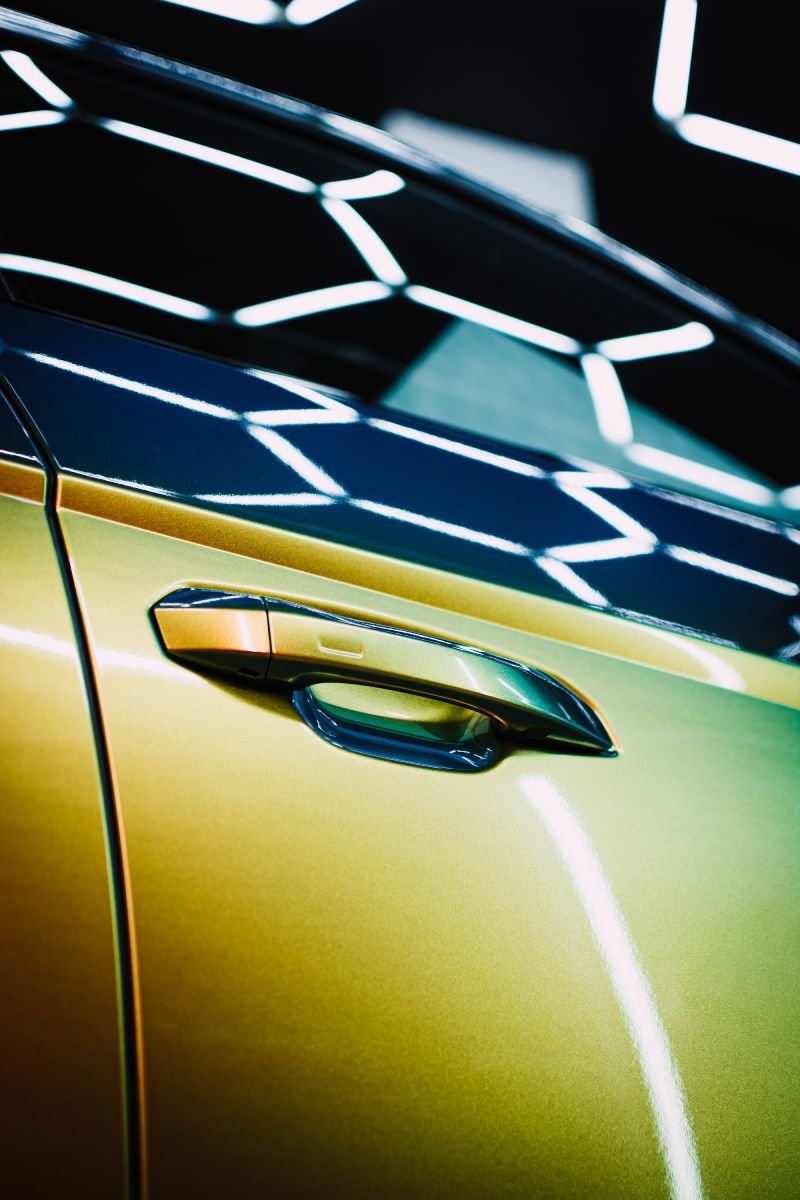 Миниатюра Оклейка в цветную виниловую пленку Lamborgini Urus