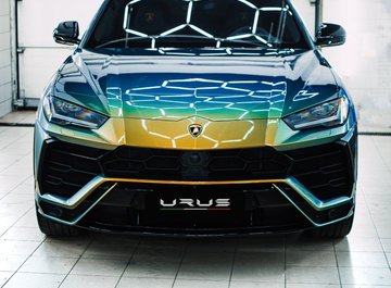 Миниатюра Оклейка в цветную виниловую пленку Lamborgini Urus
