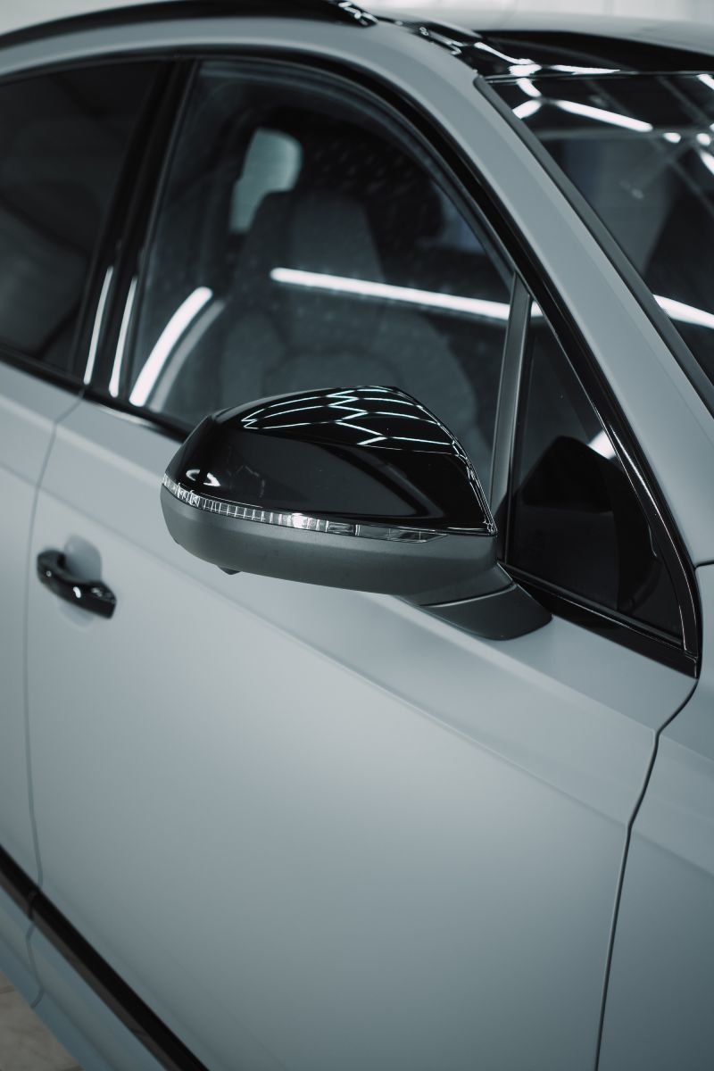 Миниатюра Оклейка в цветную виниловую пленку Audi Q7