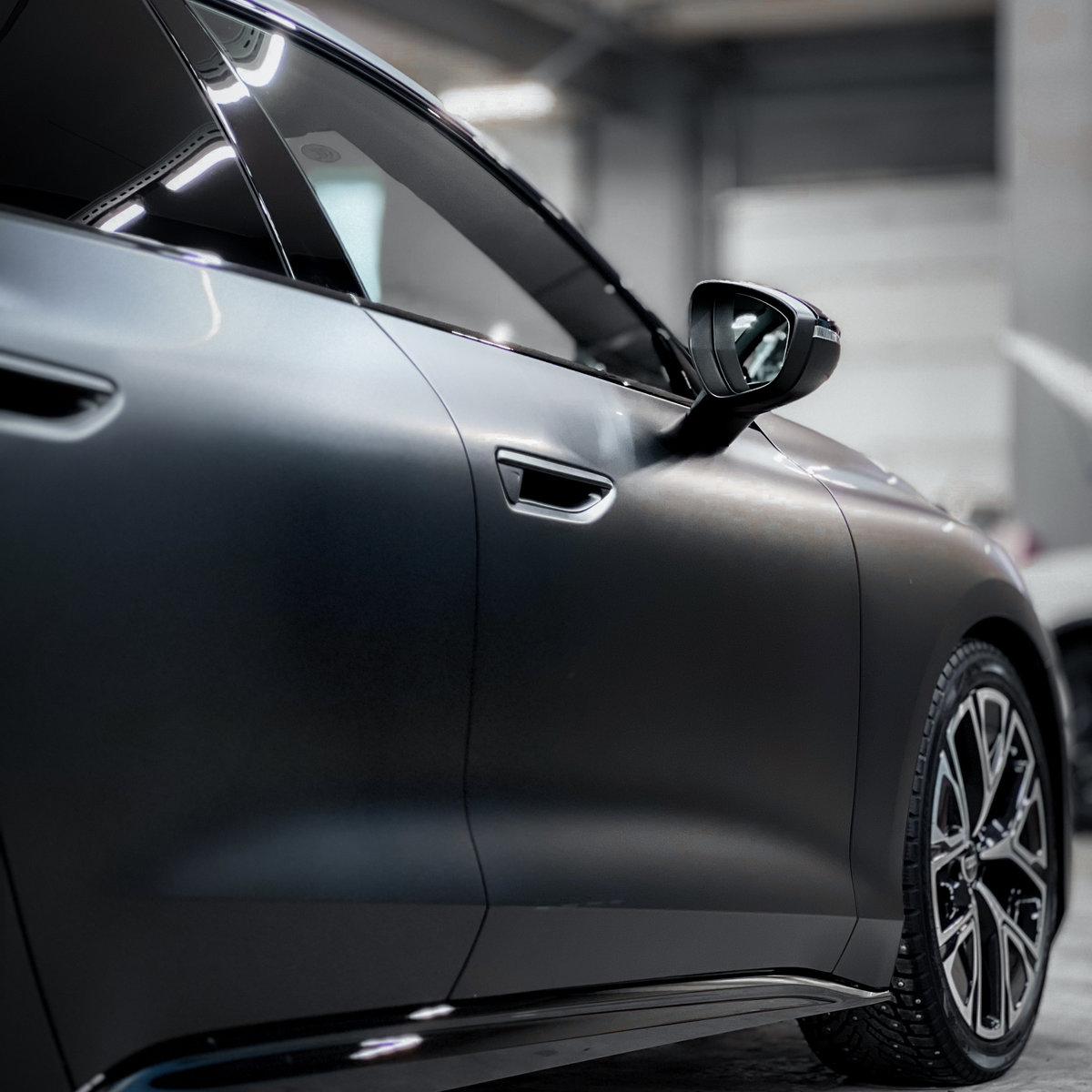 Миниатюра Антигравийная оклейка Audi A5 сатиновой полиуретановой пленкой