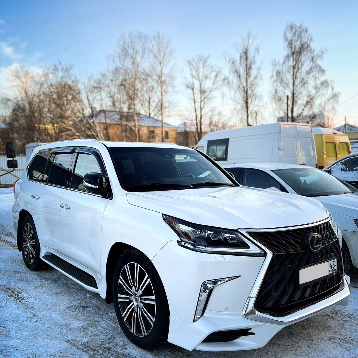 Миниатюра Антигравийная оклейка Lexus LX 570 полиуретановой пленкой