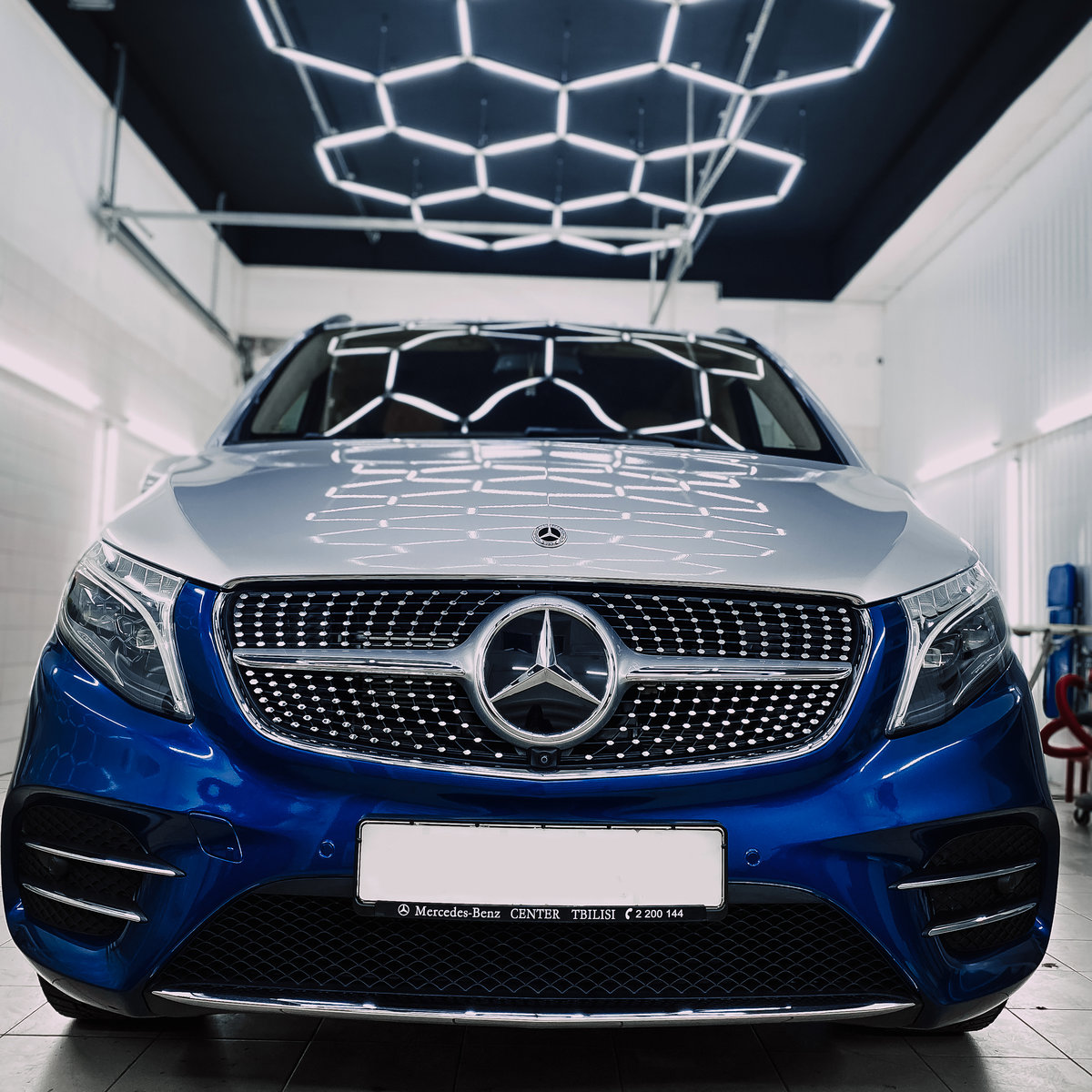 Миниатюра Оклейка в цветную виниловую пленку Mercedes V-class