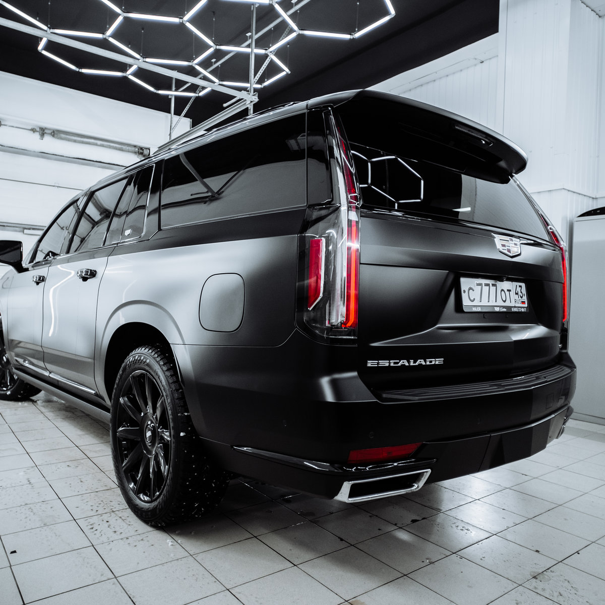 Миниатюра Оклейка в матовый полиуретан Cadillac Escalade