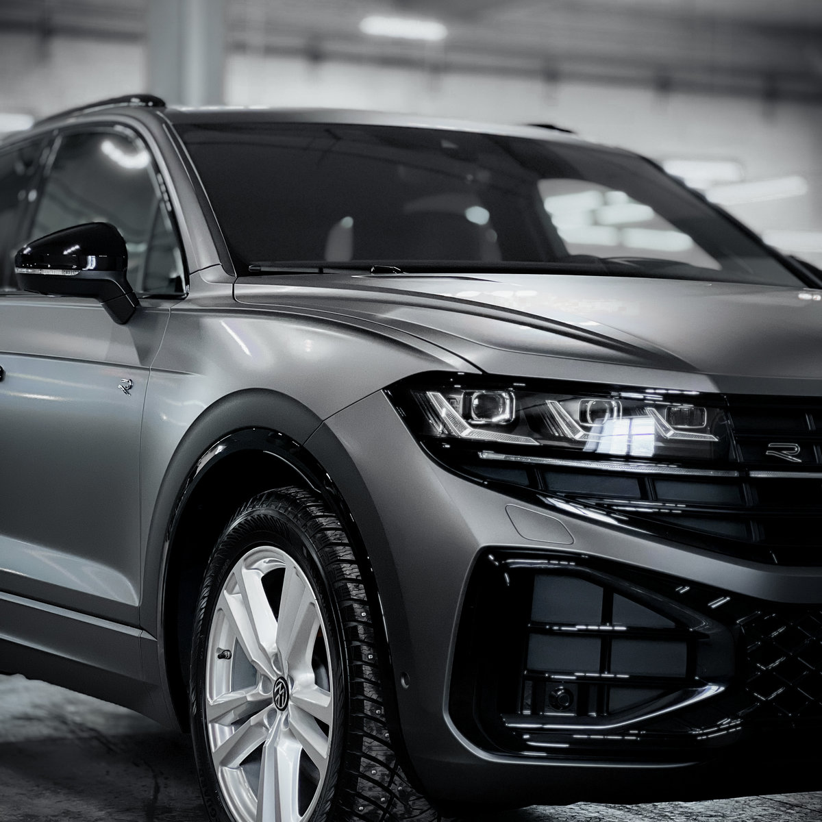 Миниатюра Антигравийная оклейка ​VW Touareg матовой полиуретановой пленкой