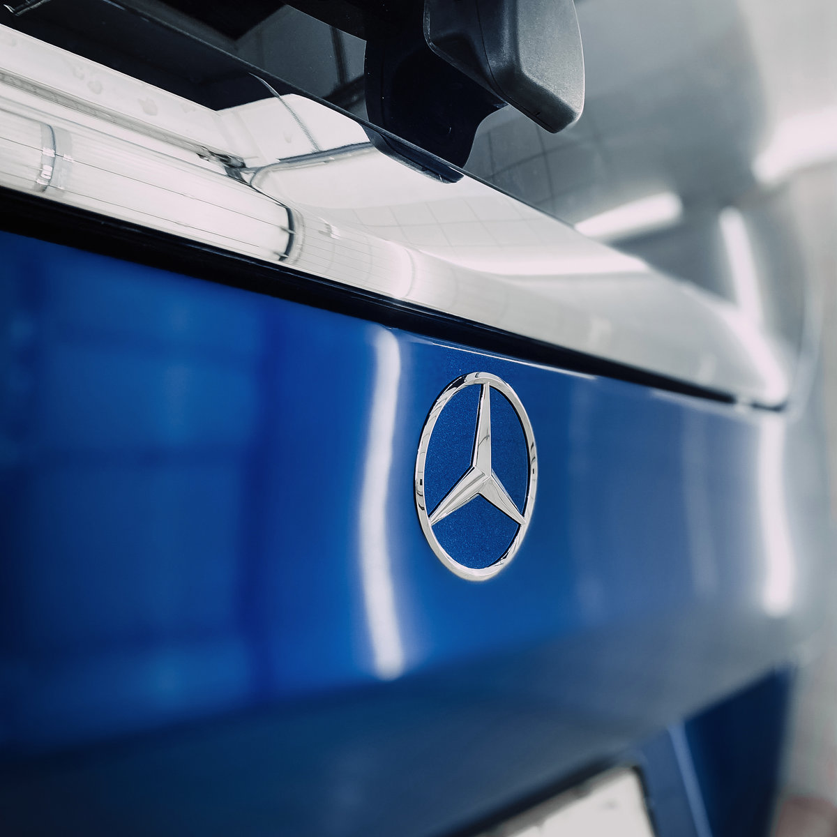 Миниатюра Оклейка в цветную виниловую пленку Mercedes V-class