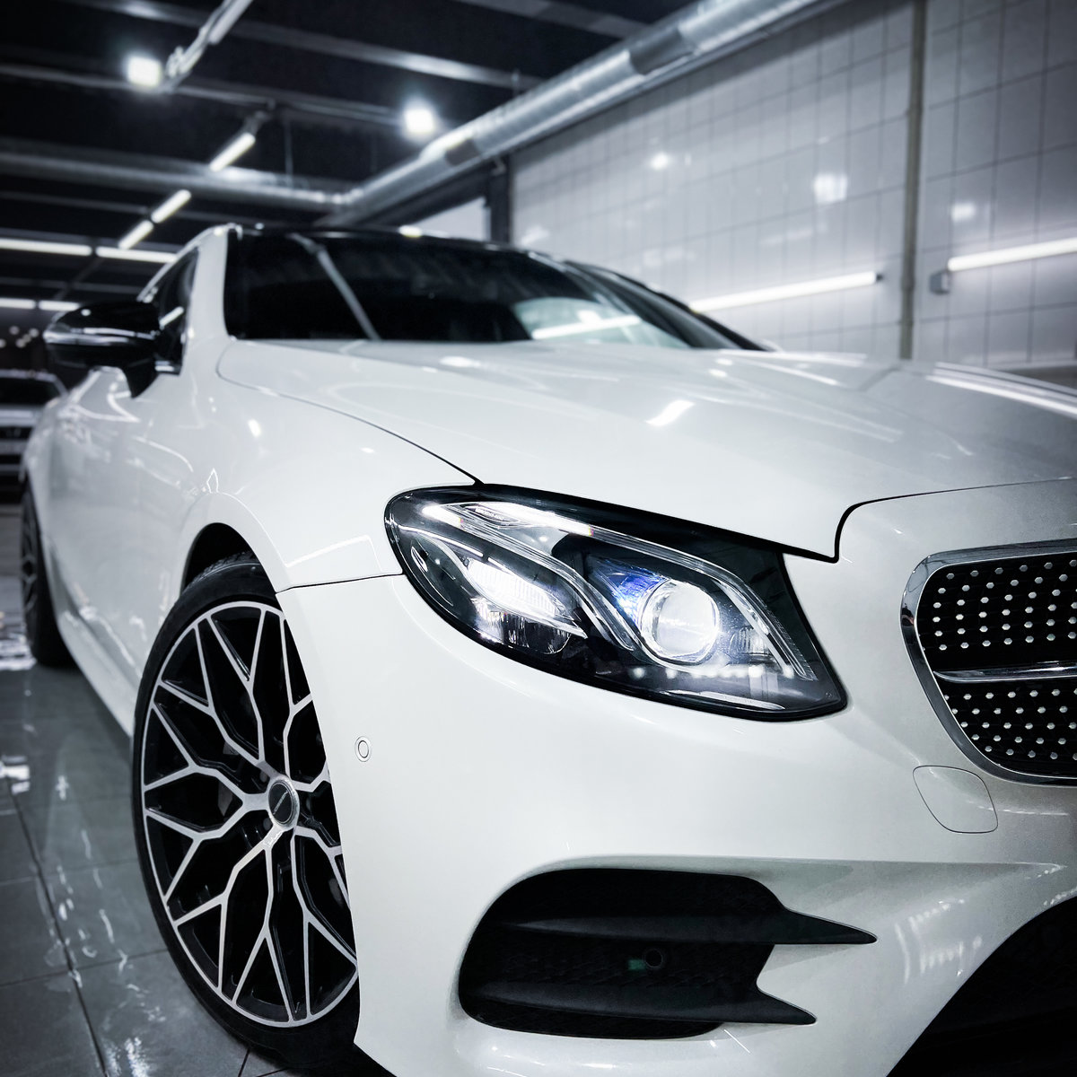 Миниатюра Антигравийная оклейка Mercedes E-class полиуретановой пленкой