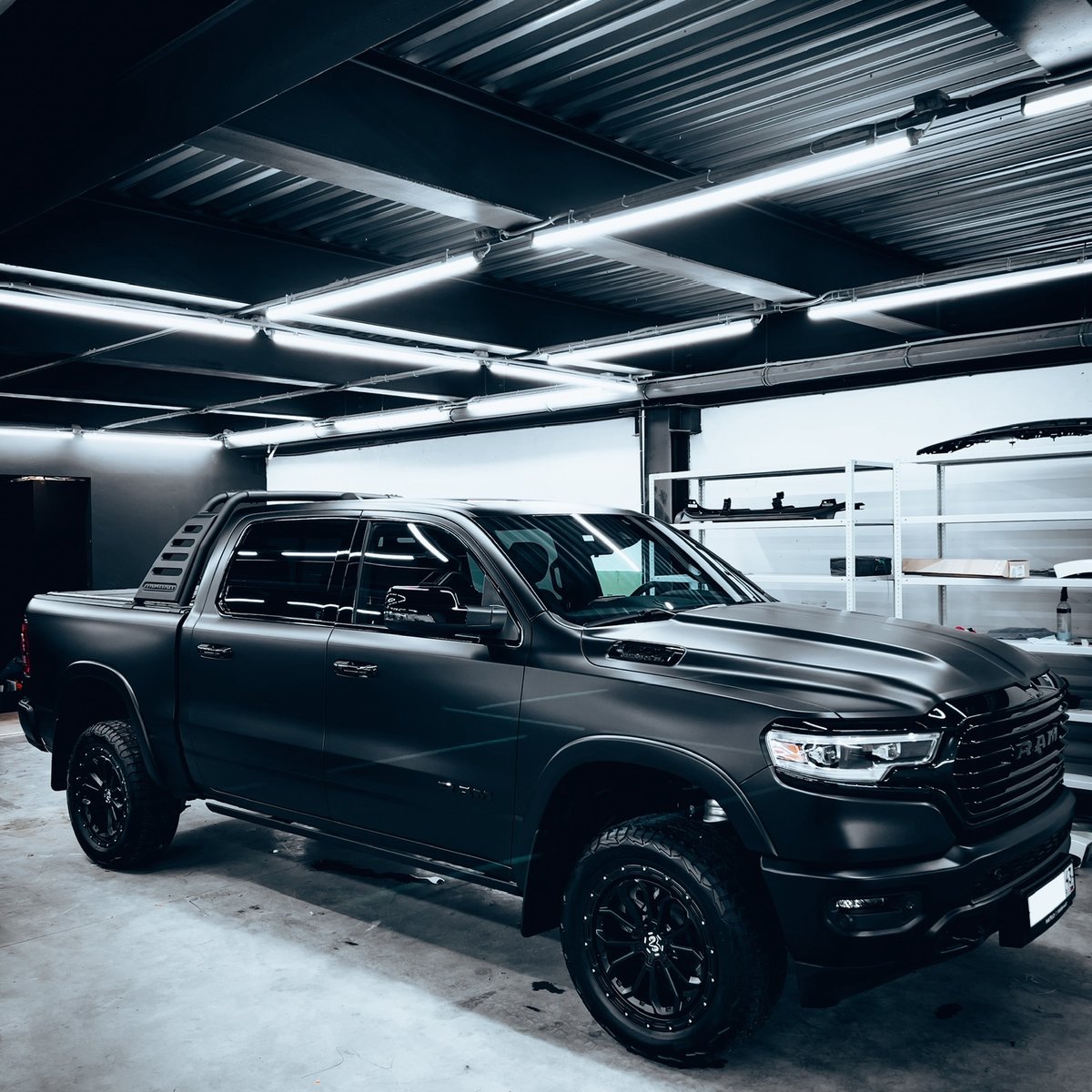 Миниатюра Антигравийная оклейка Dodge Ram в матовый полиуретан 