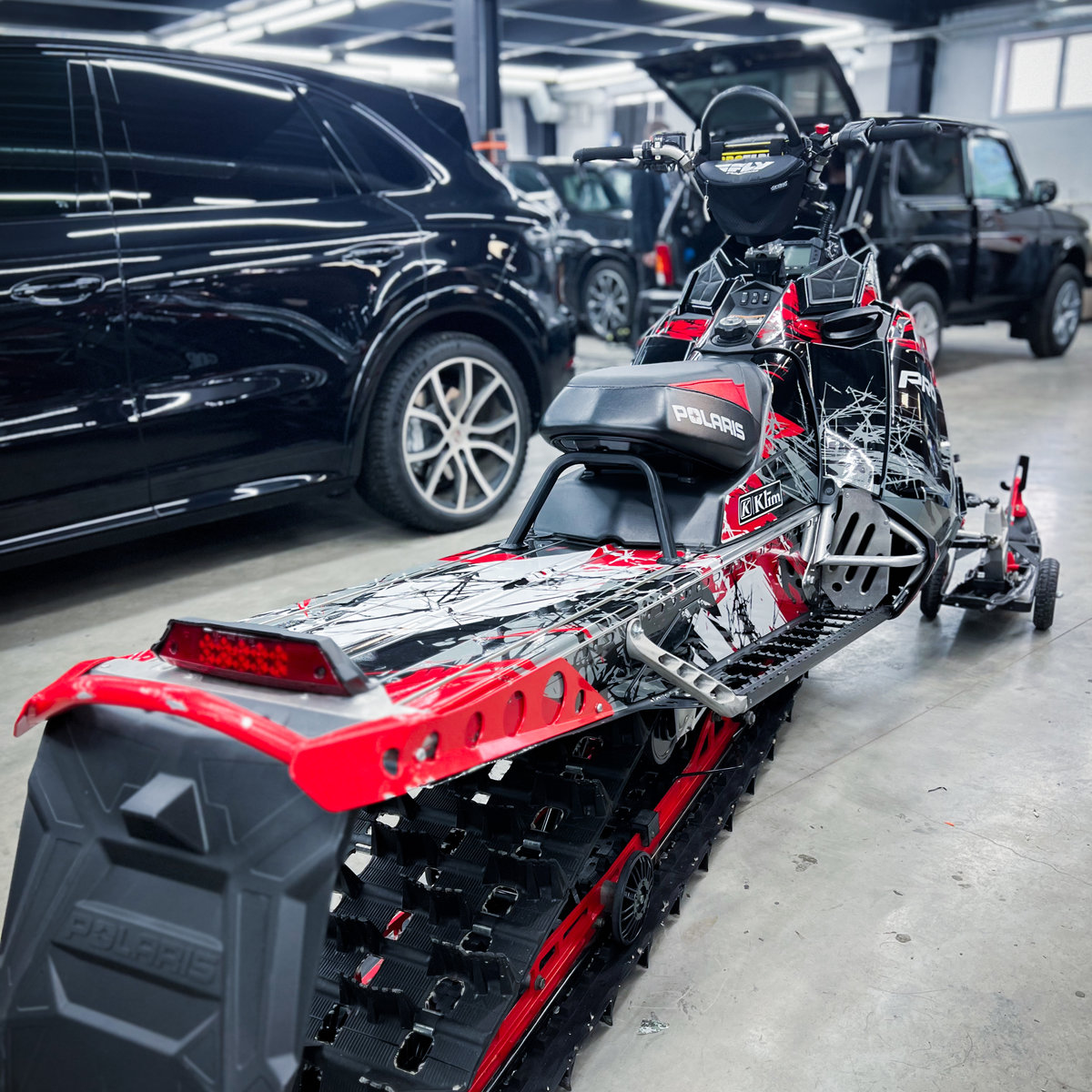 Миниатюра Антигравийная оклейка с дизайном снегохода Polaris