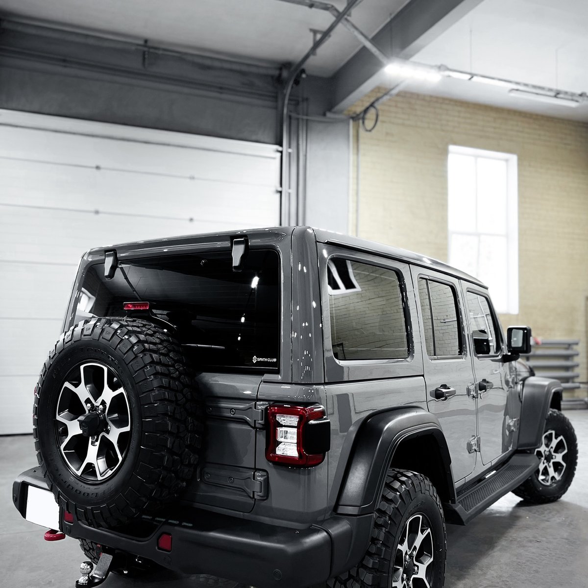 Миниатюра Антигравийная оклейка ​Jeep Rubicon полиуретановой пленкой 