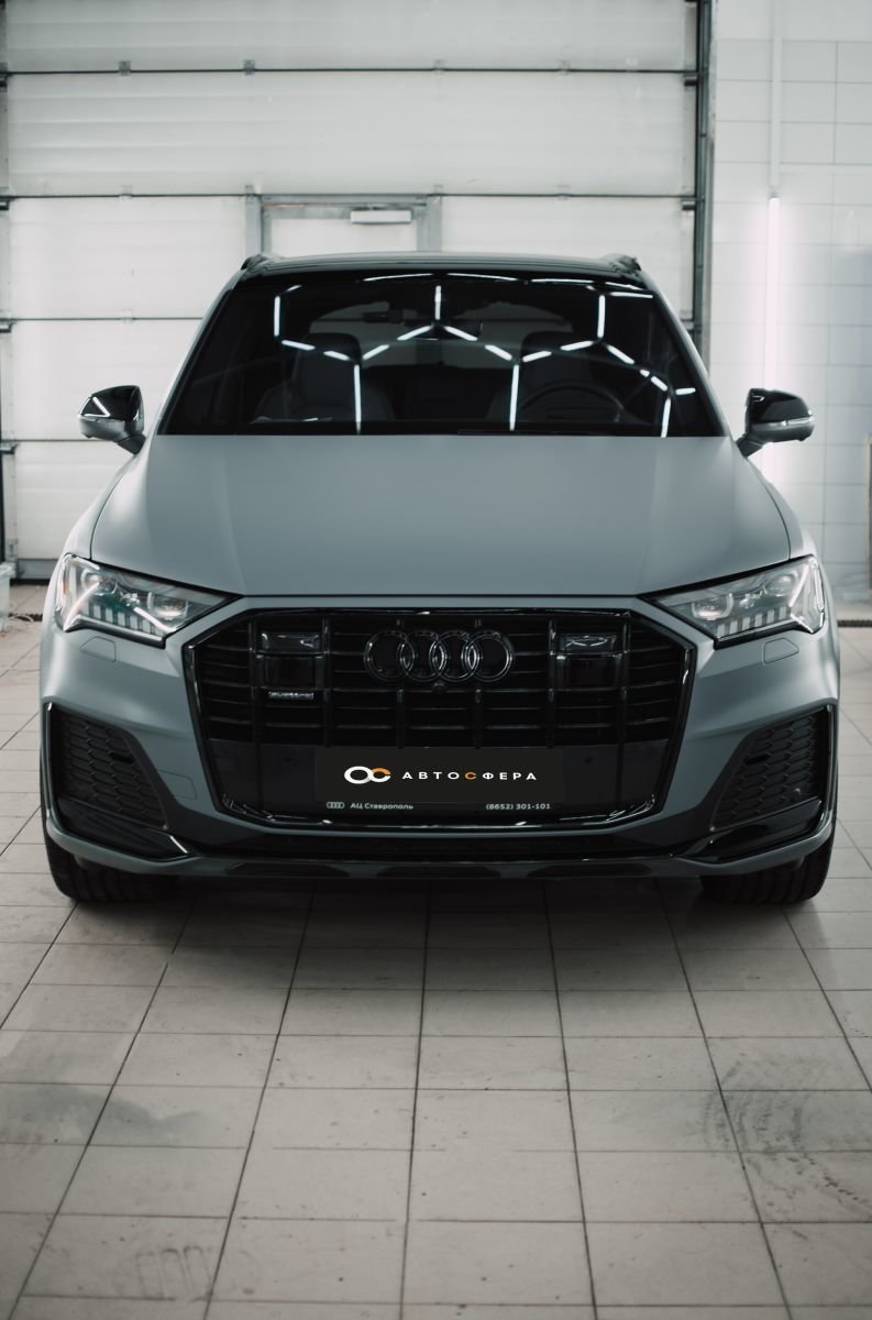 Миниатюра Оклейка в цветную виниловую пленку Audi Q7