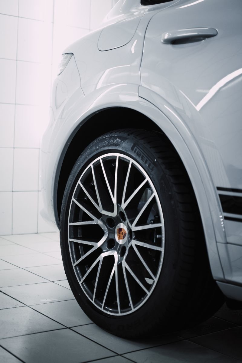 Миниатюра Оклейка в полиуретановую пленку Porsche Cayenne