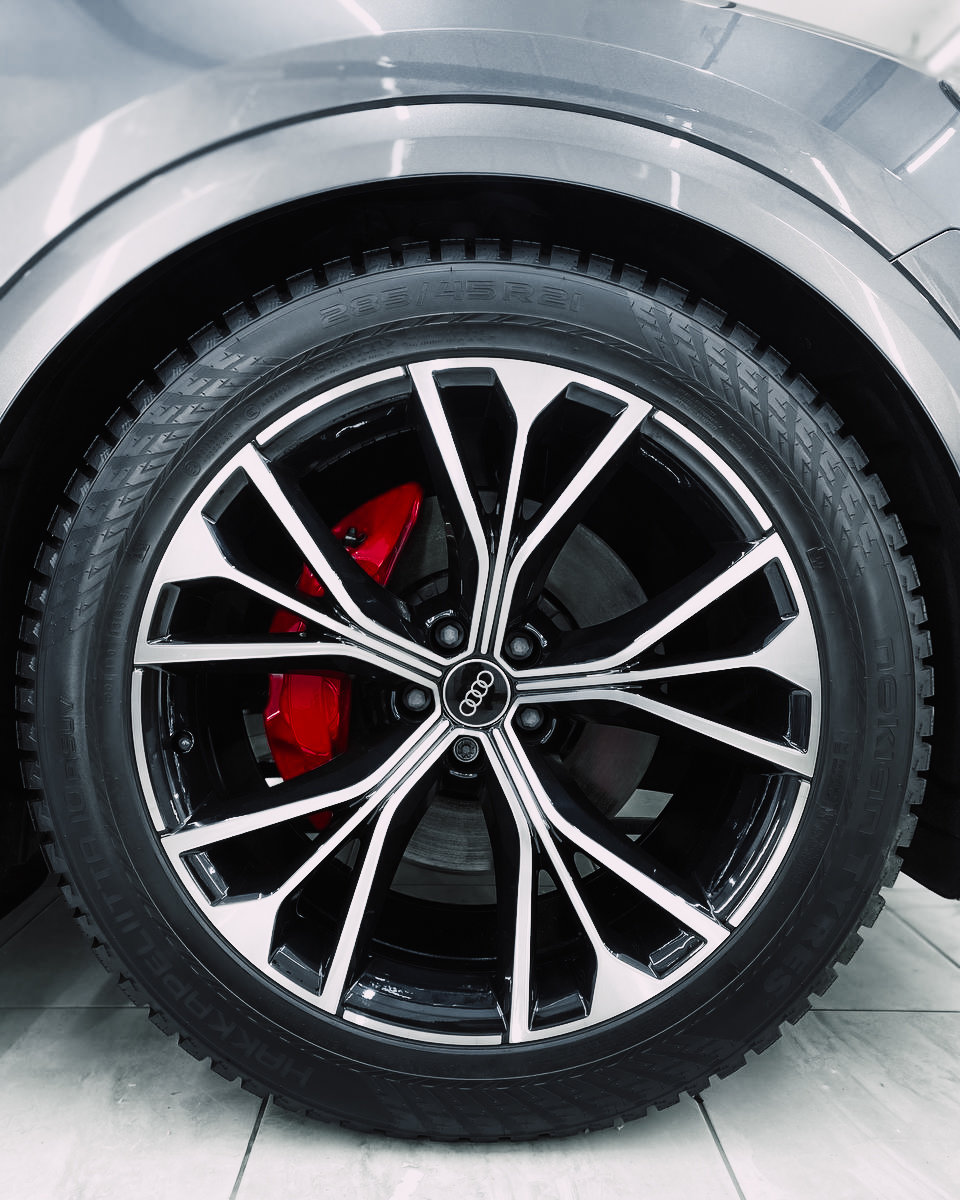 Миниатюра Антигравийная оклейка кузова Audi Q8
